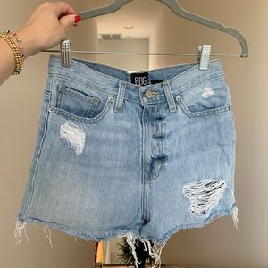 BDG light wash girlfriend high rise shorts size 26